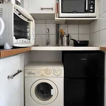 Flat Near Eiffel Tower